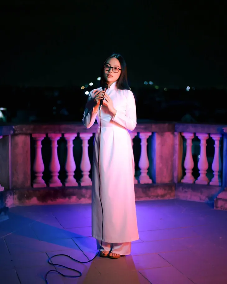 Phương Mỹ Chi kết hợp bolero và nhạc điện tử - Ảnh 1. Phương Mỹ Chi kết hợp bolero và nhạc điện tử - Ảnh 1.