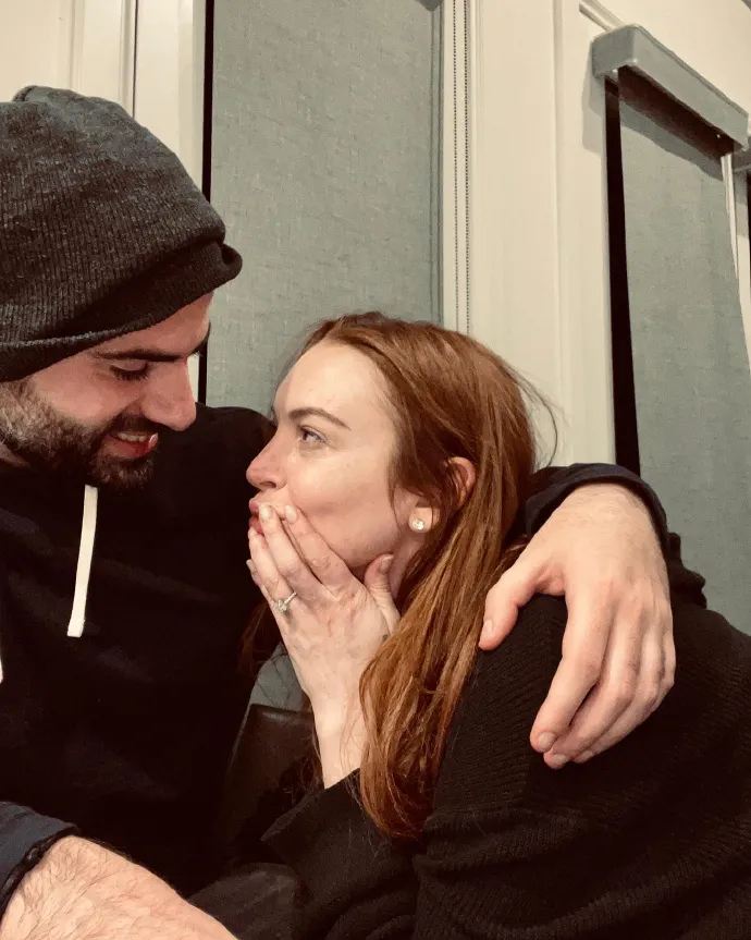 Lindsay Lohan đính hôn - Ảnh 2. Lindsay Lohan đính hôn - Ảnh 2.