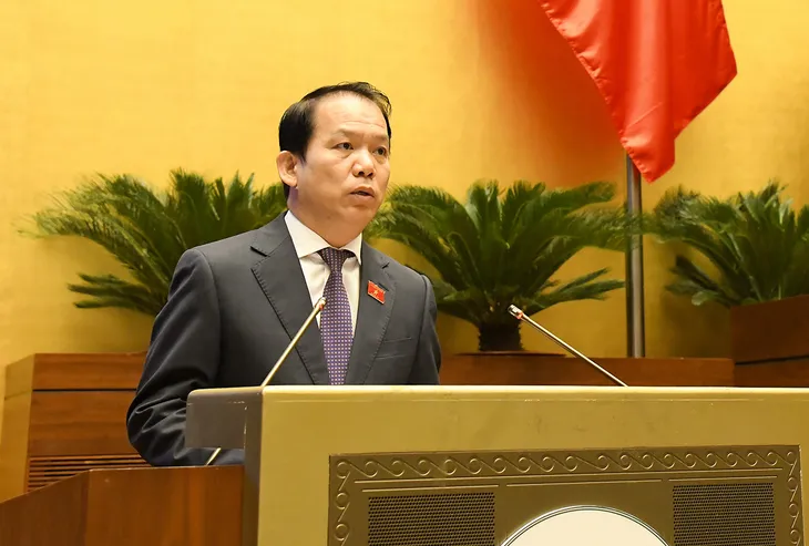 Hoàn thiện pháp luật để tháo gỡ các điểm nghẽn cản trở sự phát triển - Ảnh 1. Hoàn thiện pháp luật để tháo gỡ các điểm nghẽn cản trở sự phát triển - Ảnh 1.