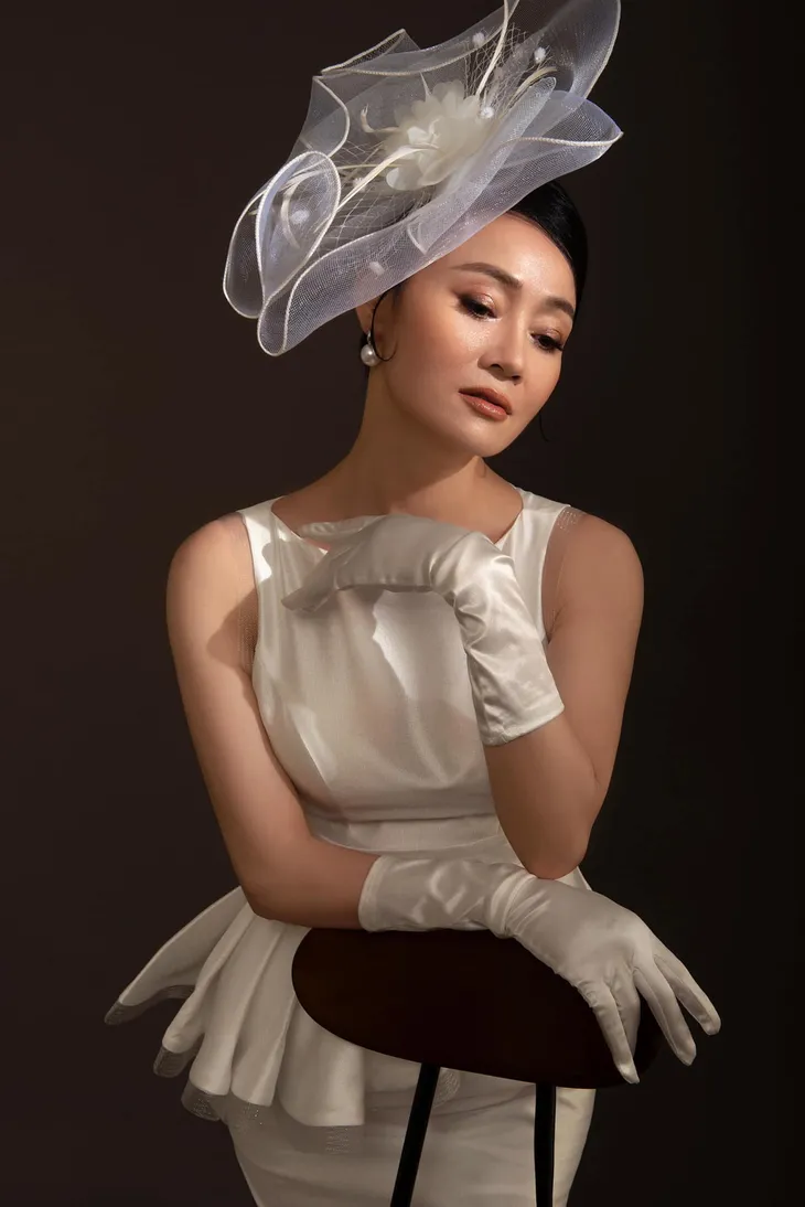 Quách Thu Phương hóa quý cô sang chảnh trong bộ ảnh mới - Ảnh 4. Quách Thu Phương hóa quý cô sang chảnh trong bộ ảnh mới - Ảnh 4.