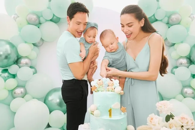Kim Lý và Hồ Ngọc Hà mừng sinh nhật đầu tiên của Lisa và Leon - Ảnh 1. Kim Lý và Hồ Ngọc Hà mừng sinh nhật đầu tiên của Lisa và Leon - Ảnh 1.