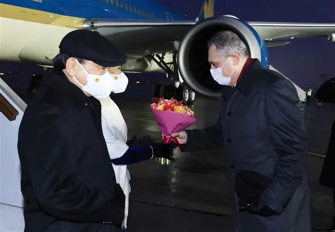 Chủ tịch nước Nguyễn Xuân Phúc và Phu nhân đến Thủ đô Moscow, thăm chính thức Liên Bang Nga - Ảnh 4. Chủ tịch nước Nguyễn Xuân Phúc và Phu nhân đến Thủ đô Moscow, thăm chính thức Liên Bang Nga - Ảnh 4.
