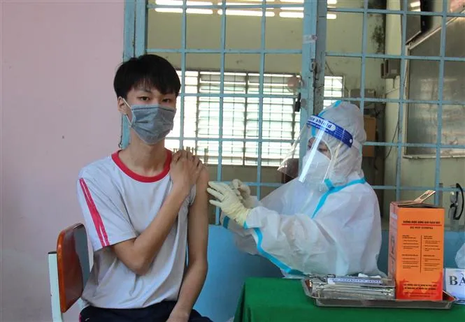 Thêm nhiều địa phương ĐBSCL tiêm vaccine COVID-19 cho trẻ em - Ảnh 2. Thêm nhiều địa phương ĐBSCL tiêm vaccine COVID-19 cho trẻ em - Ảnh 2.