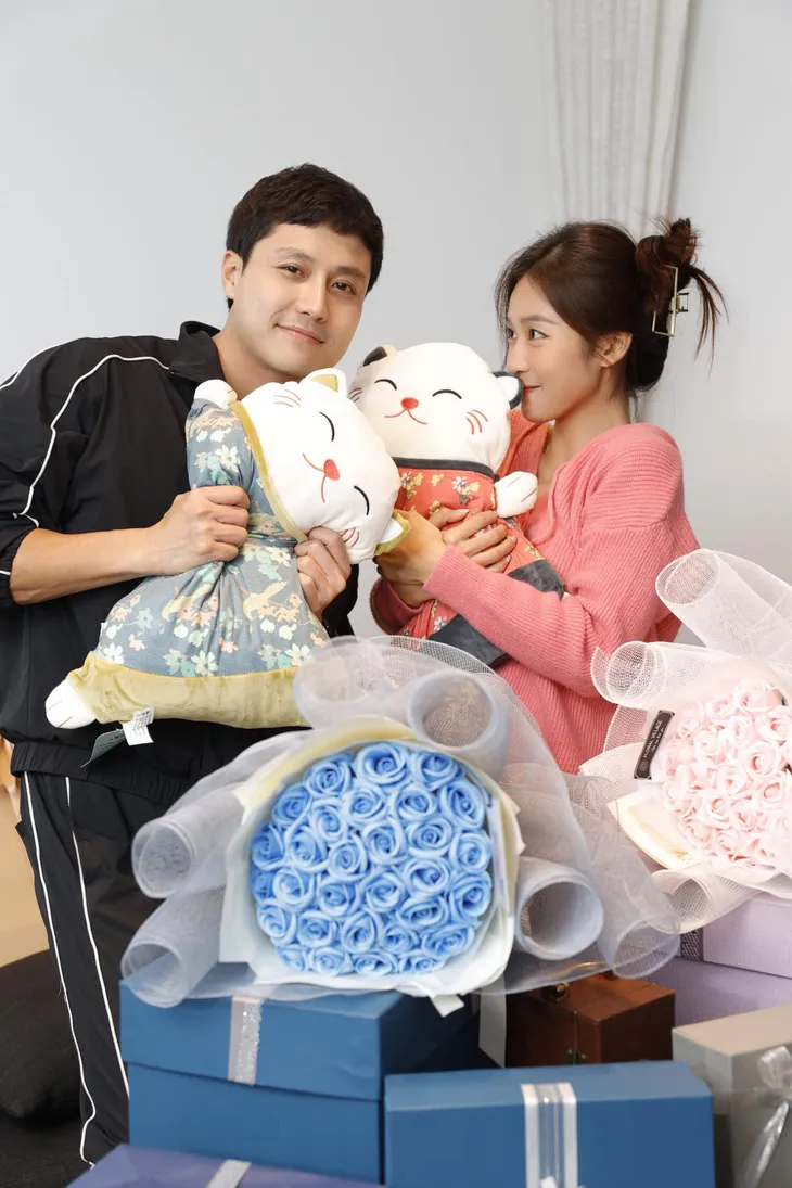Thanh Sơn giải thích về loạt hình lụi tim bên Khả Ngân - Ảnh 2. Thanh Sơn giải thích về loạt hình lụi tim bên Khả Ngân - Ảnh 2.