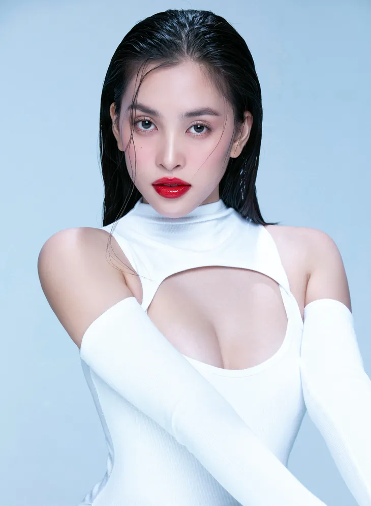 Cận cảnh gương mặt đẹp hoàn hảo của lịch sử Hoa hậu Việt Nam - Ảnh 8. Cận cảnh gương mặt đẹp hoàn hảo của lịch sử Hoa hậu Việt Nam - Ảnh 8.