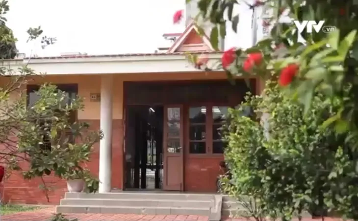 Ngôi nhà tràn đầy yêu thương của nữ sinh đạt học bổng 1 tỷ đồng - Ảnh 1. Ngôi nhà tràn đầy yêu thương của nữ sinh đạt học bổng 1 tỷ đồng - Ảnh 1.
