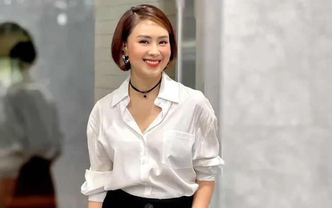 Nhan sắc Hồng Diễm thăng hạng sau Matxcơva - Mùa thay lá - Ảnh 3. Nhan sắc Hồng Diễm thăng hạng sau Matxcơva - Mùa thay lá - Ảnh 3.