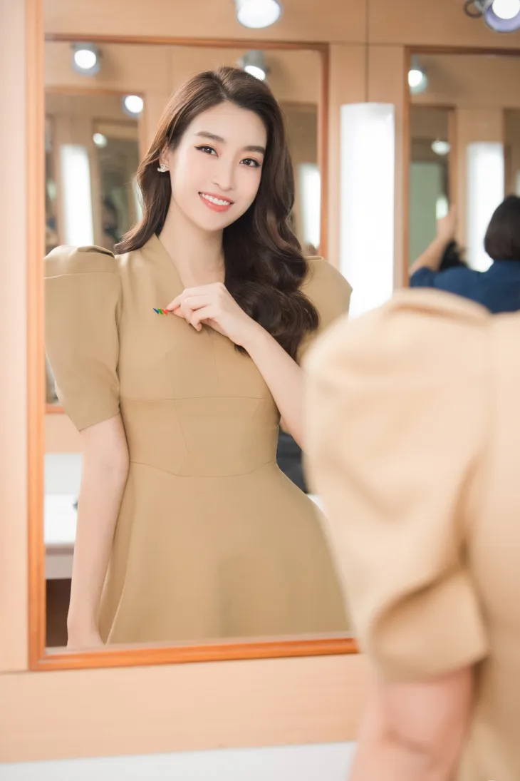 Đỗ Mỹ Linh: Tôi đi dẫn không để làm hình ảnh - Ảnh 3. Đỗ Mỹ Linh: Tôi đi dẫn không để làm hình ảnh - Ảnh 3.