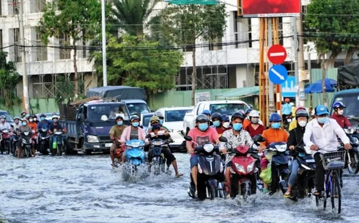Cần Thơ: Triều cường chưa đạt đỉnh, nhiều tuyến đường đã ngập như sông - Ảnh 2. Cần Thơ: Triều cường chưa đạt đỉnh, nhiều tuyến đường đã ngập như sông - Ảnh 2.