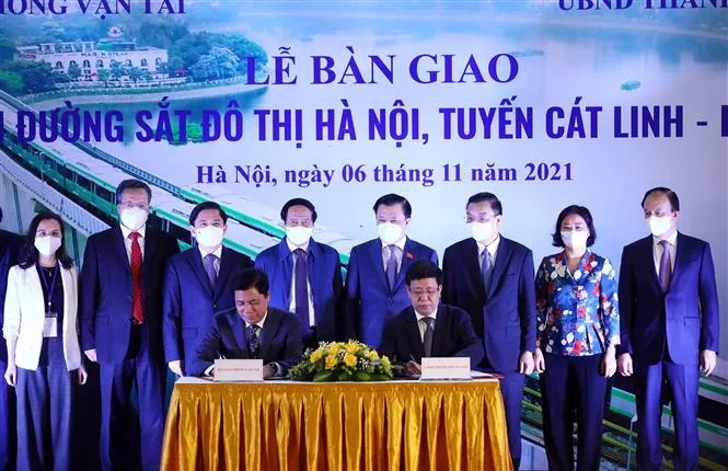 Đường sắt Cát Linh - Hà Đông chính thức vận hành thương mại - Ảnh 13. Đường sắt Cát Linh - Hà Đông chính thức vận hành thương mại - Ảnh 13.