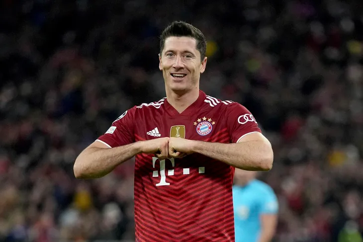 Lewandowski cán mốc 60 bàn trong năm 2021 - Ảnh 1. Lewandowski cán mốc 60 bàn trong năm 2021 - Ảnh 1.