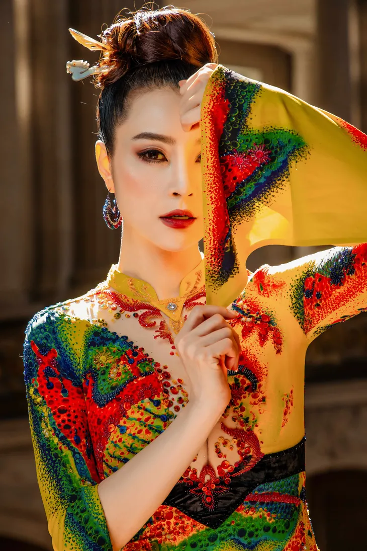 NTK Đỗ Trịnh Hoài Nam đem áo dài Việt Nam chinh phục thị trường Mỹ - Ảnh 3. NTK Đỗ Trịnh Hoài Nam đem áo dài Việt Nam chinh phục thị trường Mỹ - Ảnh 3.