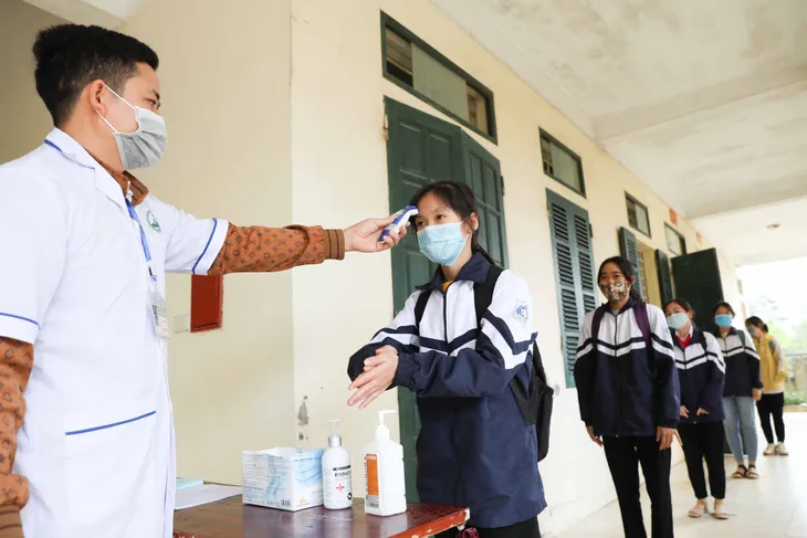 Chỉ cách ly ca nhiễm COVID-19, không đóng cửa trường học - Ảnh 2. Chỉ cách ly ca nhiễm COVID-19, không đóng cửa trường học - Ảnh 2.