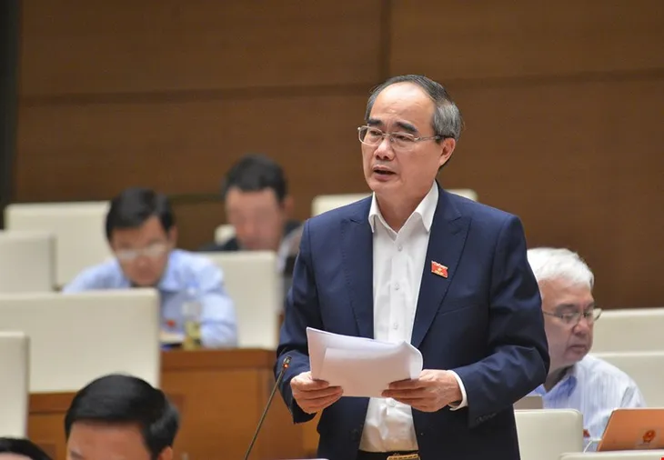 Hậu COVID-19, “đoàn tàu” kinh tế TP Hồ Chí Minh cần “dầu” để chạy trở lại - Ảnh 1. Hậu COVID-19, “đoàn tàu” kinh tế TP Hồ Chí Minh cần “dầu” để chạy trở lại - Ảnh 1.