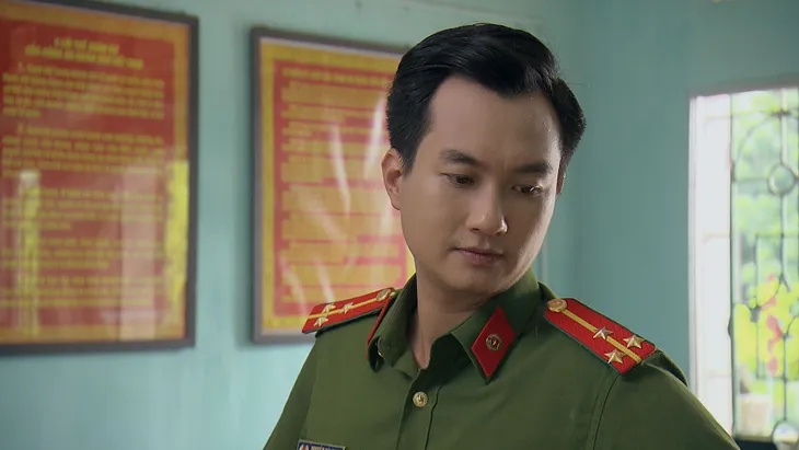 Phố trong làng - Tập 2: Nam gặp tình huống dở khóc dở cười ngay ngày làm việc đầu tiên tại Tân Xuân - Ảnh 16. Phố trong làng - Tập 2: Nam gặp tình huống dở khóc dở cười ngay ngày làm việc đầu tiên tại Tân Xuân - Ảnh 16.