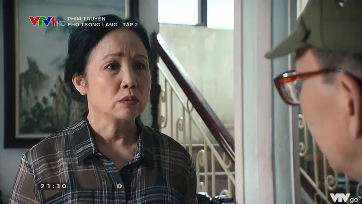 Phố trong làng - Tập 2: Nam gặp tình huống dở khóc dở cười ngay ngày làm việc đầu tiên tại Tân Xuân - Ảnh 22. Phố trong làng - Tập 2: Nam gặp tình huống dở khóc dở cười ngay ngày làm việc đầu tiên tại Tân Xuân - Ảnh 22.