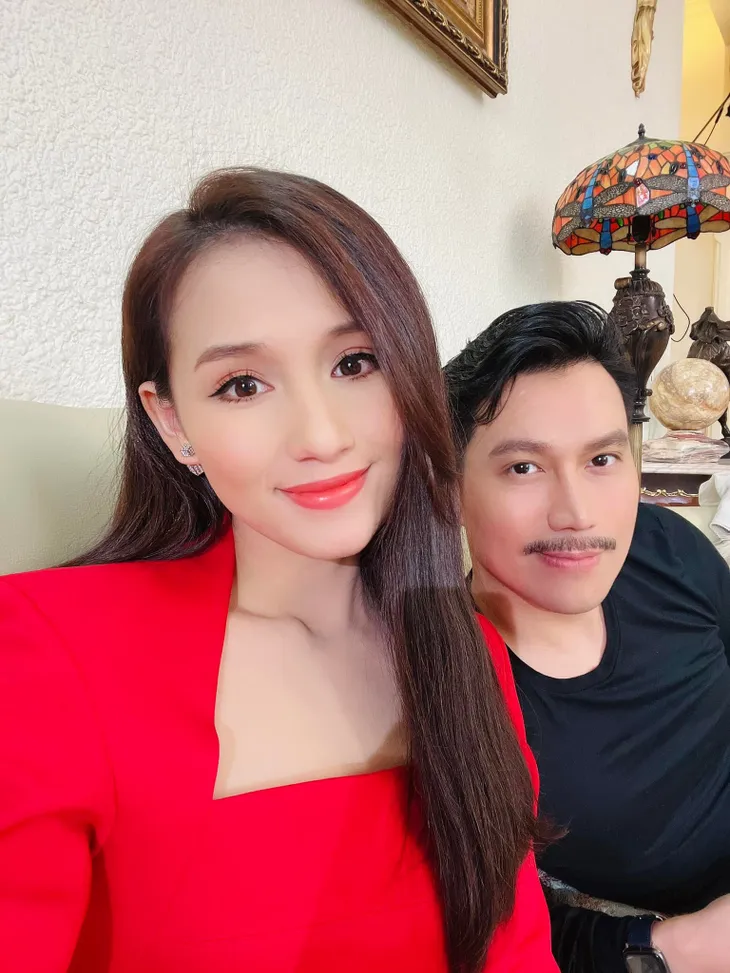 Lã Thanh Huyền hóa nữ biên kịch xinh đẹp nhưng sống chung với con chồng trong phim mới - Ảnh 10. Lã Thanh Huyền hóa nữ biên kịch xinh đẹp nhưng sống chung với con chồng trong phim mới - Ảnh 10.