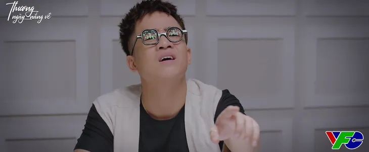 Thương ngày nắng về - Tập 9: Duy mở cờ trong bụng nghe tin sếp Trang chưa yêu ai - Ảnh 2. Thương ngày nắng về - Tập 9: Duy mở cờ trong bụng nghe tin sếp Trang chưa yêu ai - Ảnh 2.