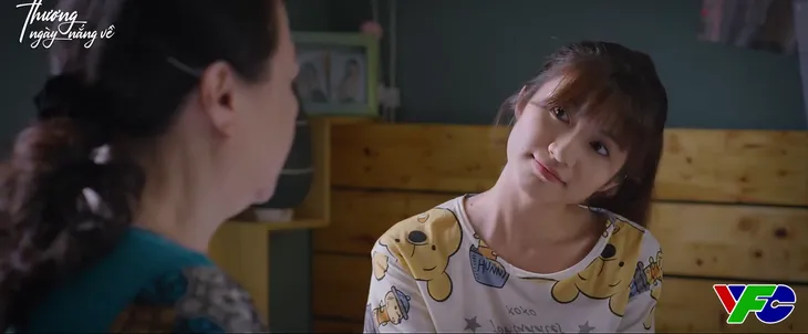 Thương ngày nắng về - Tập 9: Vân Vân nịnh mẹ xin đi làm thêm - Ảnh 2. Thương ngày nắng về - Tập 9: Vân Vân nịnh mẹ xin đi làm thêm - Ảnh 2.