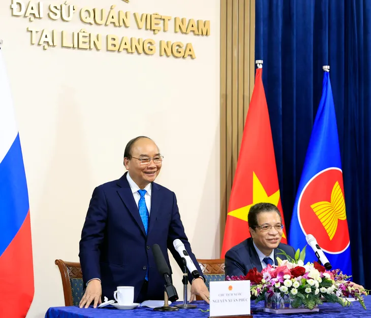 Chủ tịch nước gặp mặt cán bộ, nhân viên Đại sứ quán Việt Nam tại Liên bang Nga - Ảnh 1. Chủ tịch nước gặp mặt cán bộ, nhân viên Đại sứ quán Việt Nam tại Liên bang Nga - Ảnh 1.