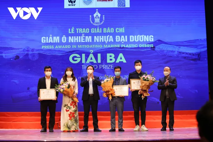 VTV giành giải Nhất giải báo chí về Giảm ô nhiễm nhựa đại dương - Ảnh 2. VTV giành giải Nhất giải báo chí về Giảm ô nhiễm nhựa đại dương - Ảnh 2.
