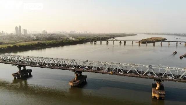 Quá tải lượng xe mỗi ngày, cầu Chương Dương chờ ngày sửa chữa tổng thể - Ảnh 2.