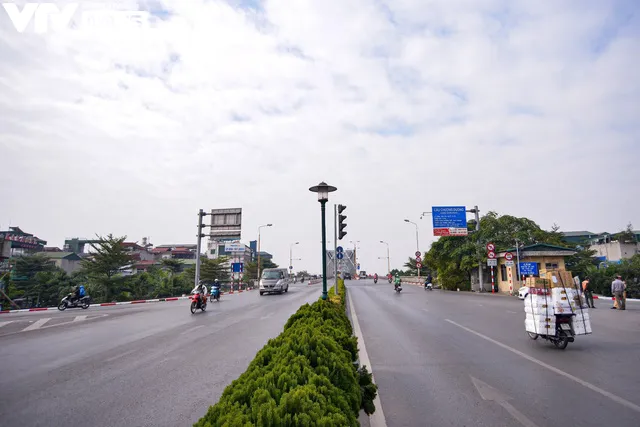 Quá tải lượng xe mỗi ngày, cầu Chương Dương chờ ngày sửa chữa tổng thể - Ảnh 3.