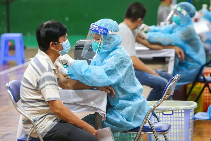 Kế thừa và linh hoạt điều chỉnh chiến lược phòng chống COVID-19 - Ảnh 1. Kế thừa và linh hoạt điều chỉnh chiến lược phòng chống COVID-19 - Ảnh 1.