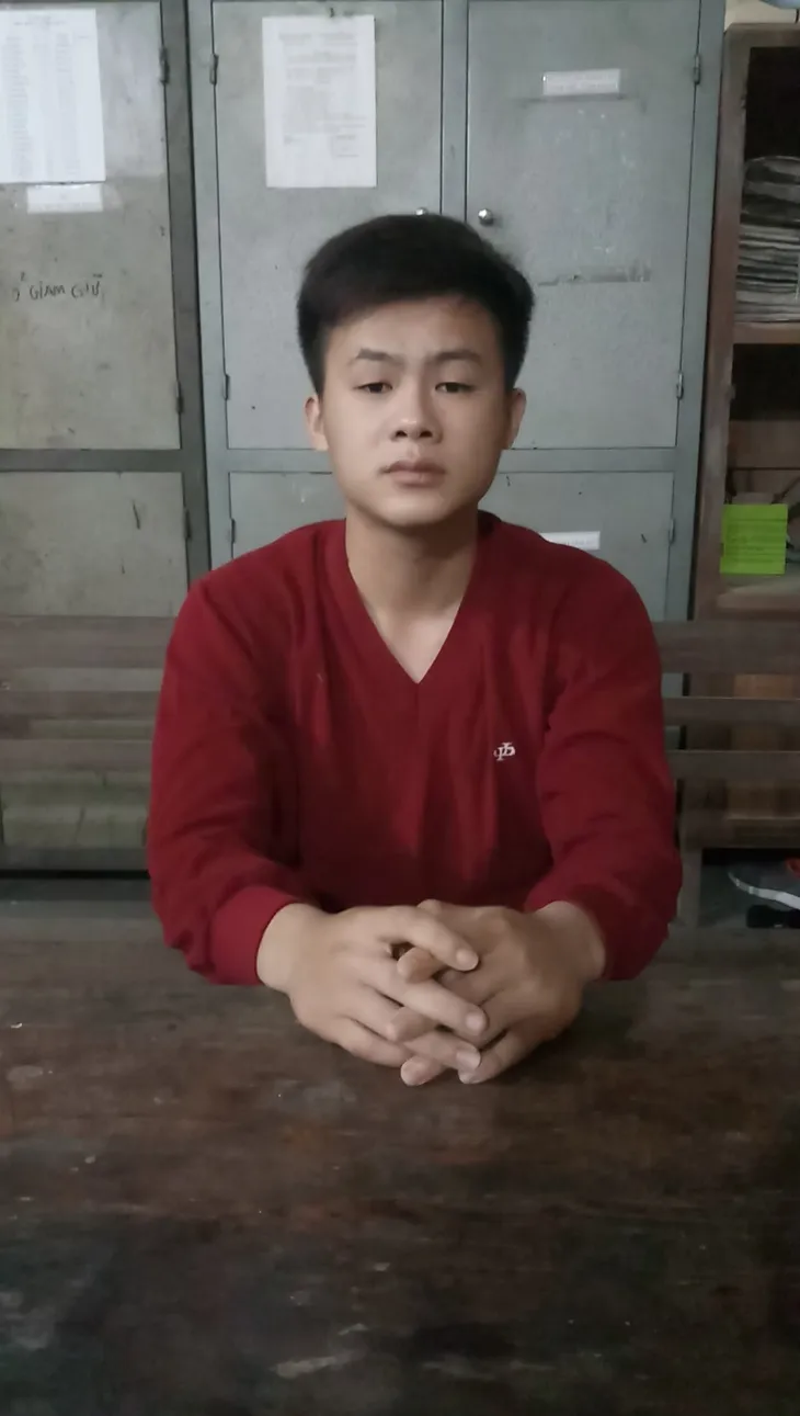 Chống người thi hành công vụ khi được yêu cầu khai báo y tế, 1 đối tượng bị khởi tố - Ảnh 1. Chống người thi hành công vụ khi được yêu cầu khai báo y tế, 1 đối tượng bị khởi tố - Ảnh 1.