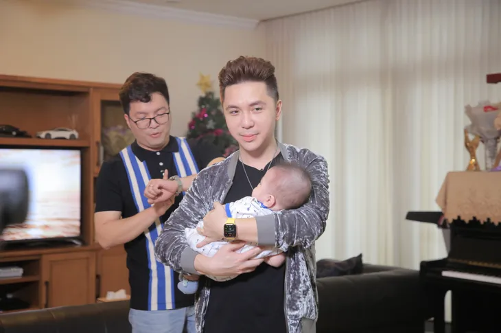 Cuộc chiến nuôi con: Trẻ ganh tị khi có em bé, bố mẹ phải làm gì? - Ảnh 1. Cuộc chiến nuôi con: Trẻ ganh tị khi có em bé, bố mẹ phải làm gì? - Ảnh 1.