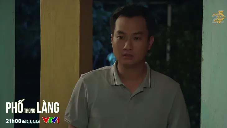 Phố trong làng - Tập 24: Nam xúc động khi được đồng đội giúp làm cơm giỗ bố - Ảnh 1. Phố trong làng - Tập 24: Nam xúc động khi được đồng đội giúp làm cơm giỗ bố - Ảnh 1.