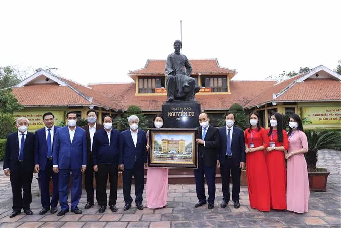 Chủ tịch nước: Hà Tĩnh phải làm cho tình hình nổi bật lên như mong muốn của Bác Hồ - Ảnh 3. Chủ tịch nước: Hà Tĩnh phải làm cho tình hình nổi bật lên như mong muốn của Bác Hồ - Ảnh 3.