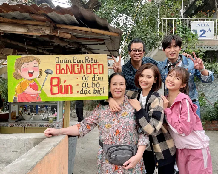 Dàn diễn viên Thương ngày nắng về chịu cái rét run người - Ảnh 11. Dàn diễn viên Thương ngày nắng về chịu cái rét run người - Ảnh 11.