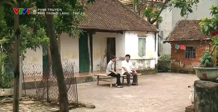 Phố trong làng - Tập 25: Ông Trung khai lấy tiền công đức cho vay nặng lãi - Ảnh 3. Phố trong làng - Tập 25: Ông Trung khai lấy tiền công đức cho vay nặng lãi - Ảnh 3.