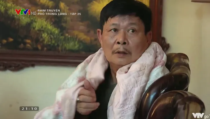 Phố trong làng - Tập 25: Ông Trung khai lấy tiền công đức cho vay nặng lãi - Ảnh 1. Phố trong làng - Tập 25: Ông Trung khai lấy tiền công đức cho vay nặng lãi - Ảnh 1.