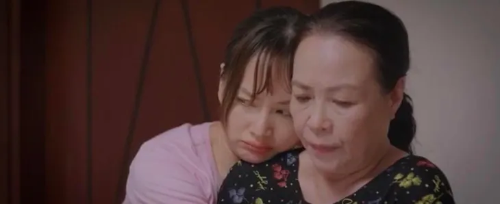 Thương ngày nắng về - Tập 15: Đức (Hồng Đăng) hôn Khánh (Lan Phương) hậu sóng gió - Ảnh 5. Thương ngày nắng về - Tập 15: Đức (Hồng Đăng) hôn Khánh (Lan Phương) hậu sóng gió - Ảnh 5.