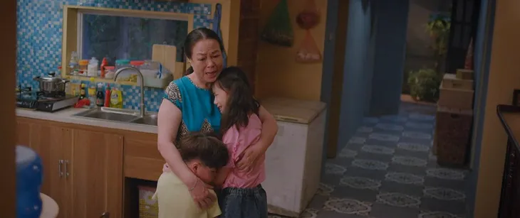 Thương ngày nắng về - Tập 15: Đức (Hồng Đăng) hôn Khánh (Lan Phương) hậu sóng gió - Ảnh 4. Thương ngày nắng về - Tập 15: Đức (Hồng Đăng) hôn Khánh (Lan Phương) hậu sóng gió - Ảnh 4.