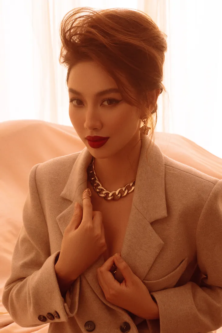 Thùy Tiên gợi cảm hậu đăng quang Miss Grand International 2021 - Ảnh 3. Thùy Tiên gợi cảm hậu đăng quang Miss Grand International 2021 - Ảnh 3.