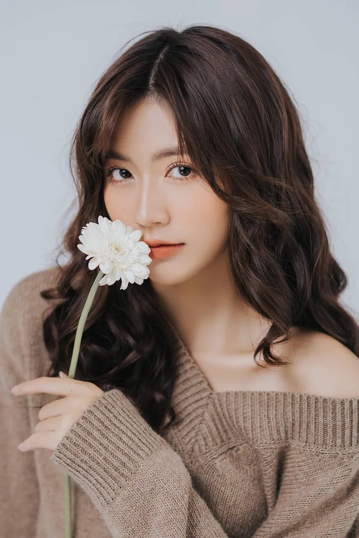 Vẻ dịu dàng của Vân Vân Thương ngày nắng về - Ảnh 8. Vẻ dịu dàng của Vân Vân Thương ngày nắng về - Ảnh 8.