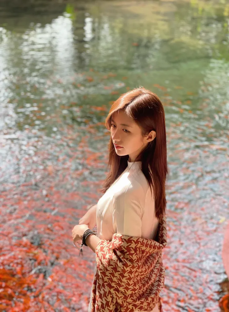 Vẻ dịu dàng của Vân Vân Thương ngày nắng về - Ảnh 10. Vẻ dịu dàng của Vân Vân Thương ngày nắng về - Ảnh 10.
