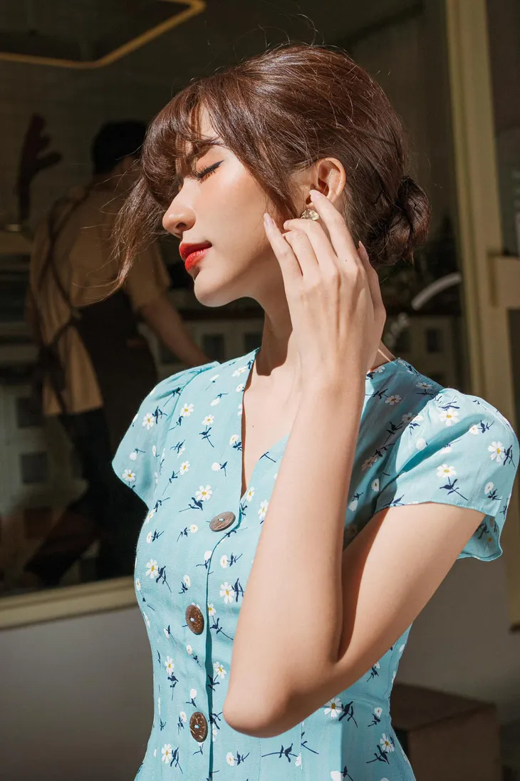 Vẻ dịu dàng của Vân Vân Thương ngày nắng về - Ảnh 4. Vẻ dịu dàng của Vân Vân Thương ngày nắng về - Ảnh 4.