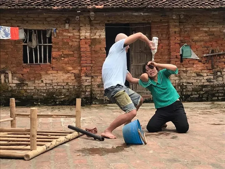 Doãn Quốc Đam tiết lộ sự thay đổi bất ngờ của Mến về cuối phim Phố trong làng - Ảnh 2. Doãn Quốc Đam tiết lộ sự thay đổi bất ngờ của Mến về cuối phim Phố trong làng - Ảnh 2.