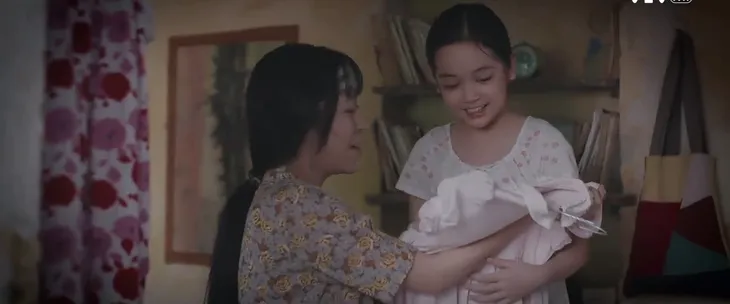 Thương ngày nắng về - Tập 15: Lý do bé Hoa đổi tên thành Vân Trang - Ảnh 6. Thương ngày nắng về - Tập 15: Lý do bé Hoa đổi tên thành Vân Trang - Ảnh 6.