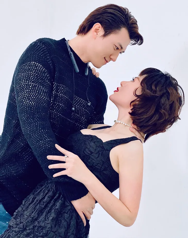Thanh Hương tung ảnh ngọt ngào bên hai soái ca màn ảnh Việt - Ảnh 2. Thanh Hương tung ảnh ngọt ngào bên hai soái ca màn ảnh Việt - Ảnh 2.