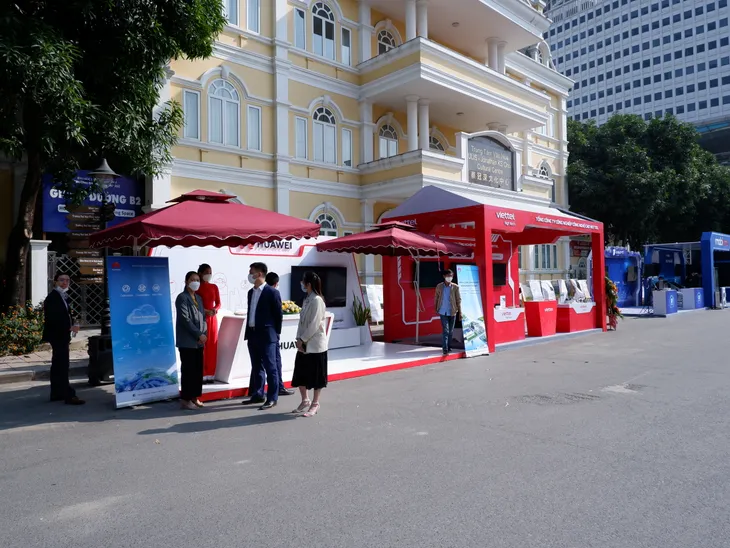 Vinh danh 79 công trình khoa học tiêu biểu tại REV-ECIT 2021 - Ảnh 2. Vinh danh 79 công trình khoa học tiêu biểu tại REV-ECIT 2021 - Ảnh 2.