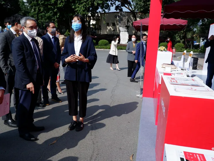 Vinh danh 79 công trình khoa học tiêu biểu tại REV-ECIT 2021 - Ảnh 5. Vinh danh 79 công trình khoa học tiêu biểu tại REV-ECIT 2021 - Ảnh 5.