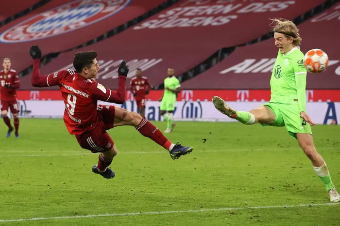Lewandowski phá kỷ lục ghi bàn tại Bundesliga - Ảnh 1. Lewandowski phá kỷ lục ghi bàn tại Bundesliga - Ảnh 1.