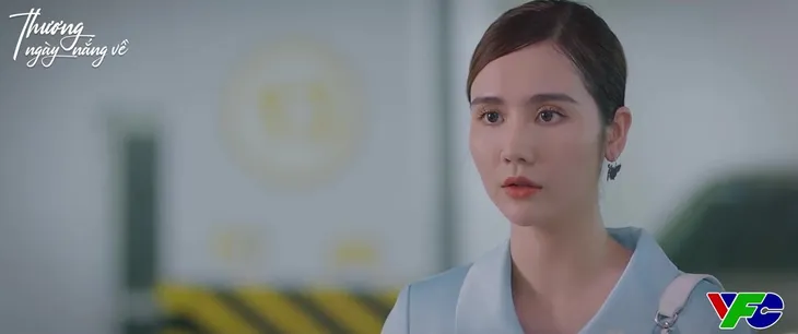 Thương ngày nắng về - Tập 16: Thấy mẹ ruột vô tình không nhớ gì quá khứ, Vân Trang lại tìm về mẹ nuôi - Ảnh 3. Thương ngày nắng về - Tập 16: Thấy mẹ ruột vô tình không nhớ gì quá khứ, Vân Trang lại tìm về mẹ nuôi - Ảnh 3.