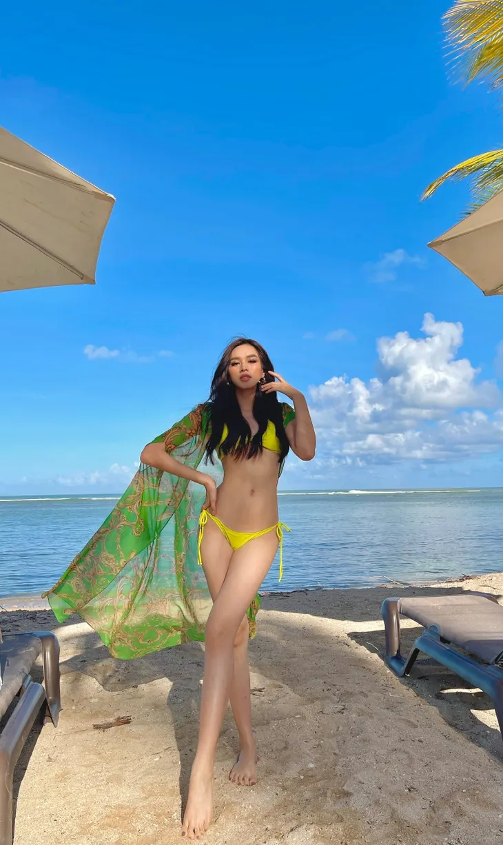 Miss World 2021: Bị ong chích, Đỗ Thị Hà vẫn thả dáng quyến rũ với bikini - Ảnh 3. Miss World 2021: Bị ong chích, Đỗ Thị Hà vẫn thả dáng quyến rũ với bikini - Ảnh 3.