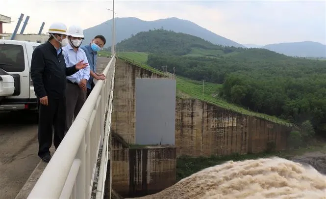 12 người tử vong và mất tích do mưa lũ tại các địa phương - Ảnh 2. 12 người tử vong và mất tích do mưa lũ tại các địa phương - Ảnh 2.